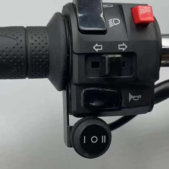 小钢炮TMF远近光转换三档防水开关摩托车黄白光射灯按键开关