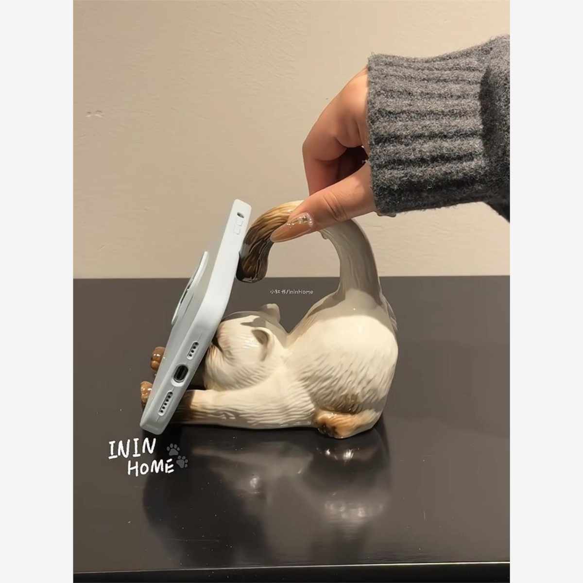 一只伸懒腰的猫咪暹罗小猫手机支架办公室懒人平板支架家用陶瓷装