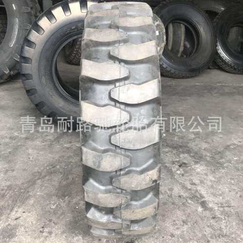 现货供应900-20 挖沟机轮胎 工程机械轮胎 1000-20