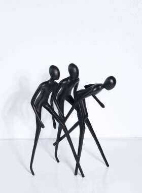 直销新款现代抽象黑色铸铁人物雕塑摆件金属工艺品售楼处博古架开