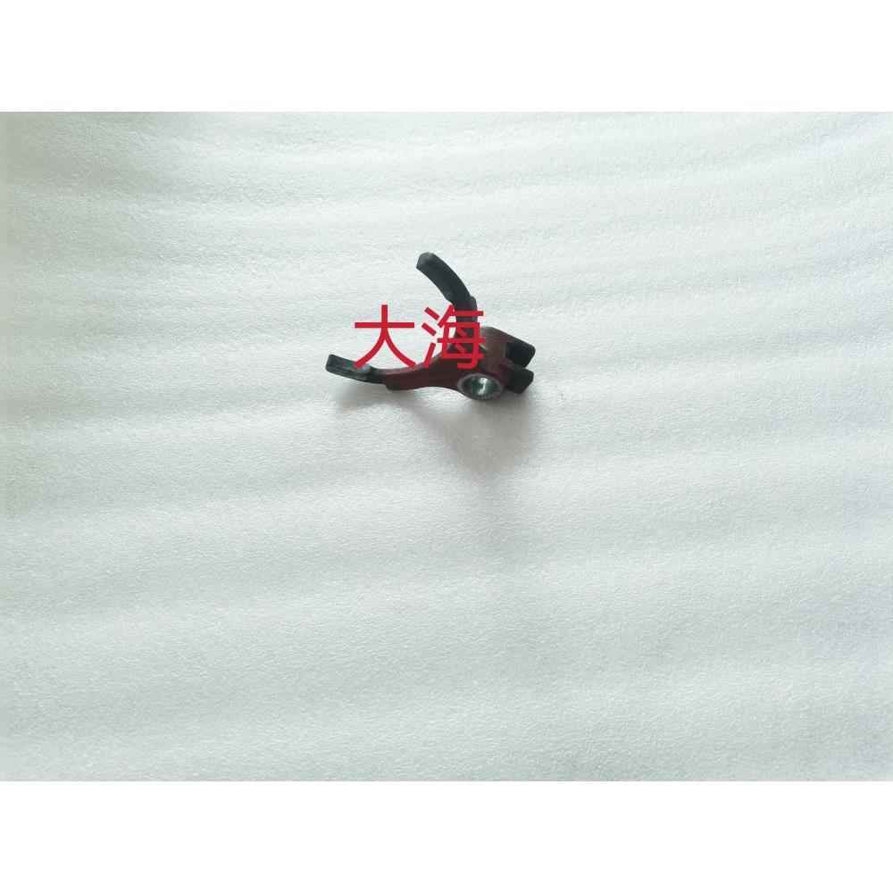 东方红拖拉机配件MF504 554 604梭式换挡三四档拨叉E504-1.37.107