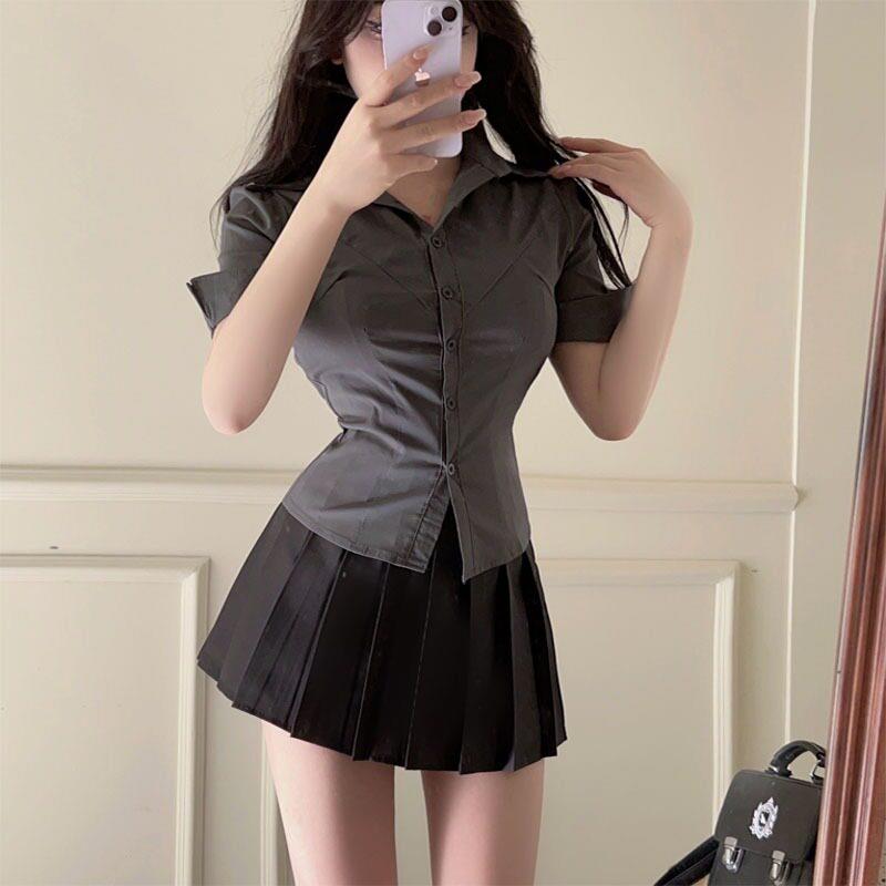酒店、、会所女商务装性感领、腰灰色衬衫、臀部裙统一足浴技师工