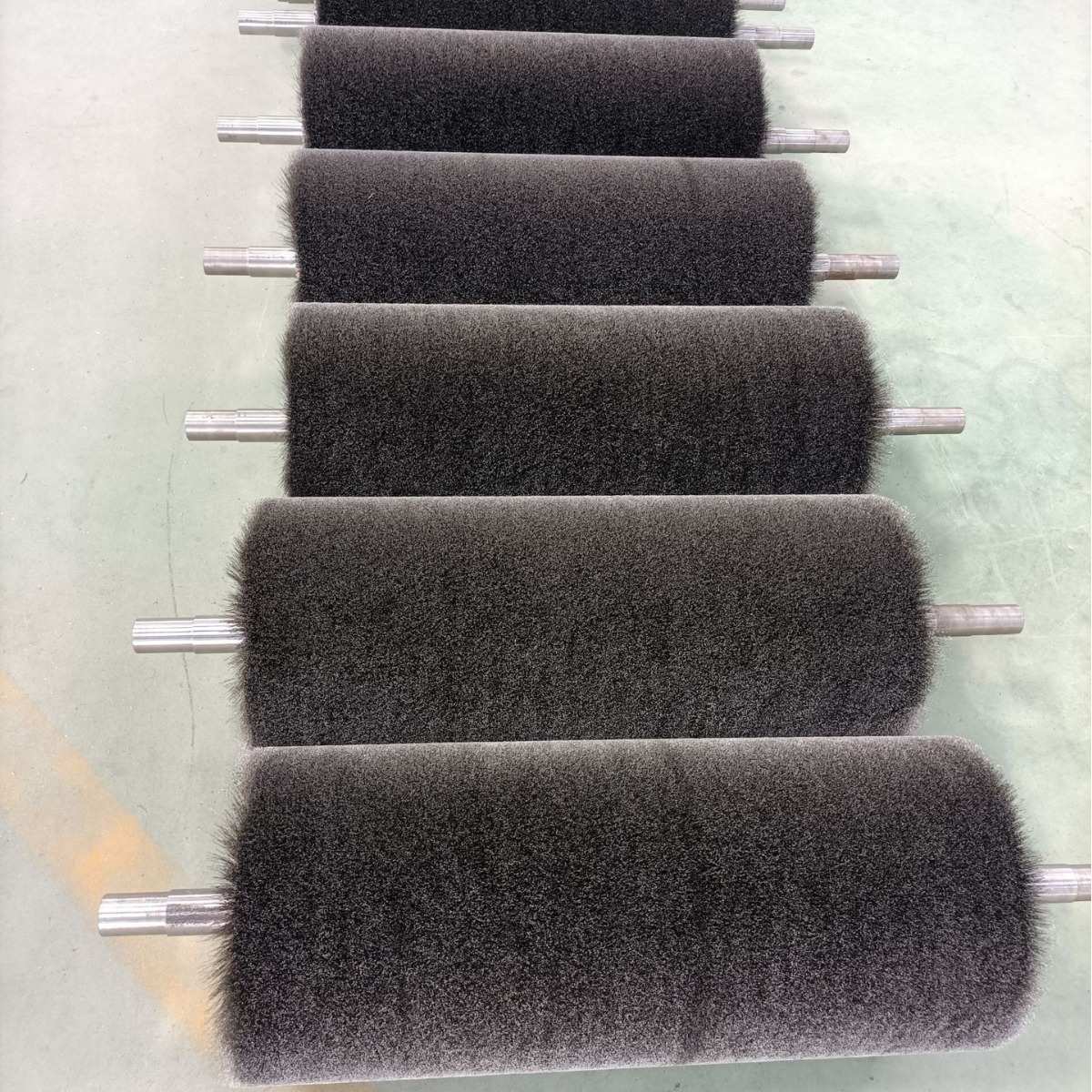 厂家定做淬火工业钢丝刷辊钢板除锈除毛刺不锈钢丝滚筒刷铜丝刷