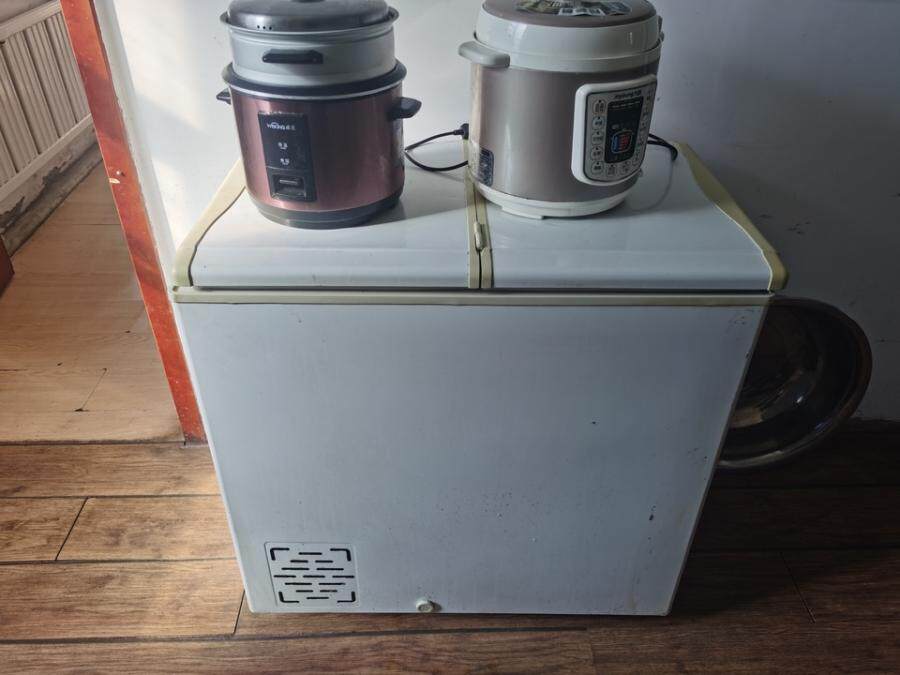 4月4日白山市牧业有公司办公室、厂房、机器设备等网络拍卖公告