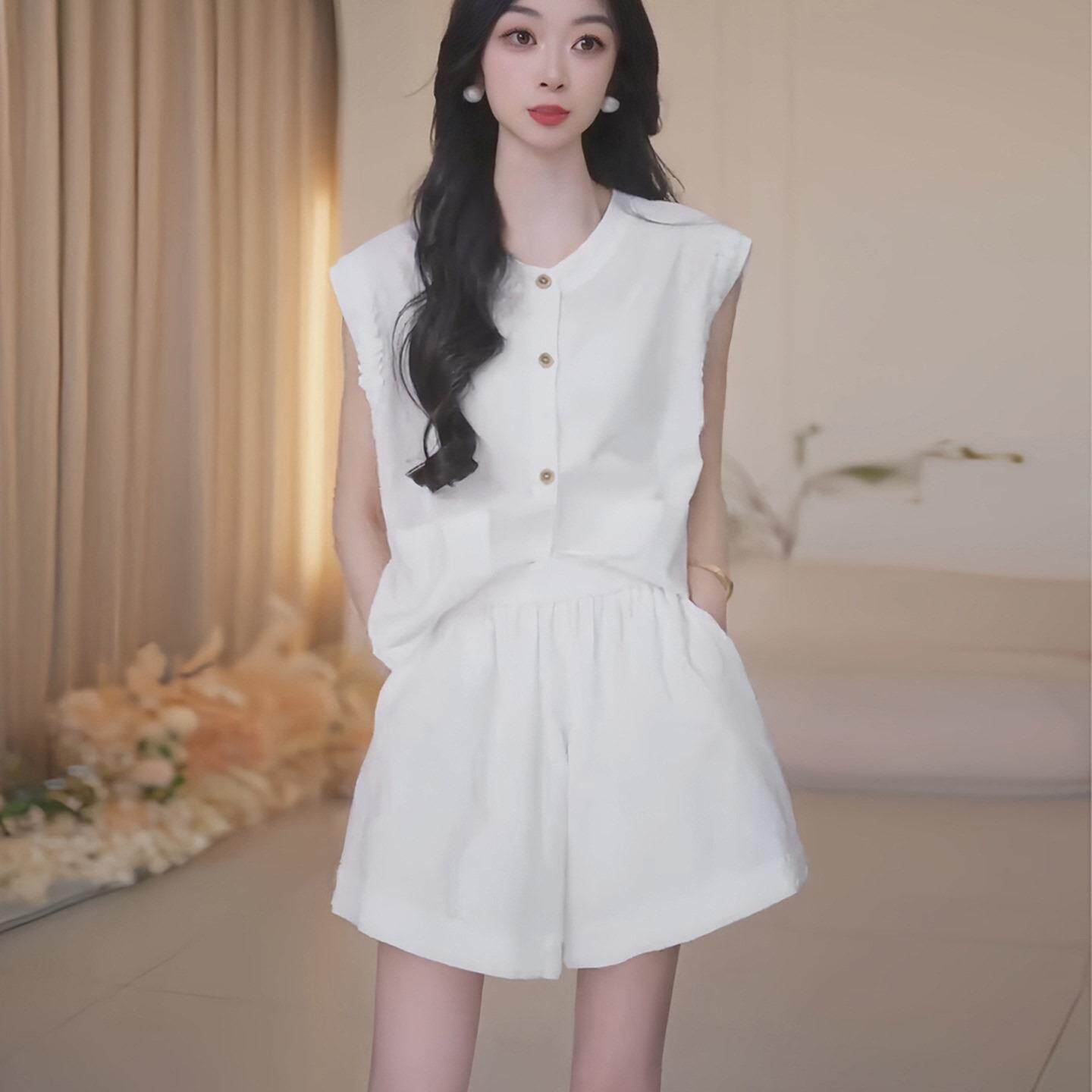 欧洲站2026夏季新款白色无袖外搭背心短裤套装女气质显瘦松弛感两
