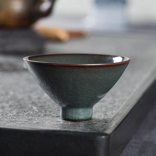 创意龙泉青瓷手工铁胎斗笠杯 陶瓷功夫茶具品茗杯主人杯
