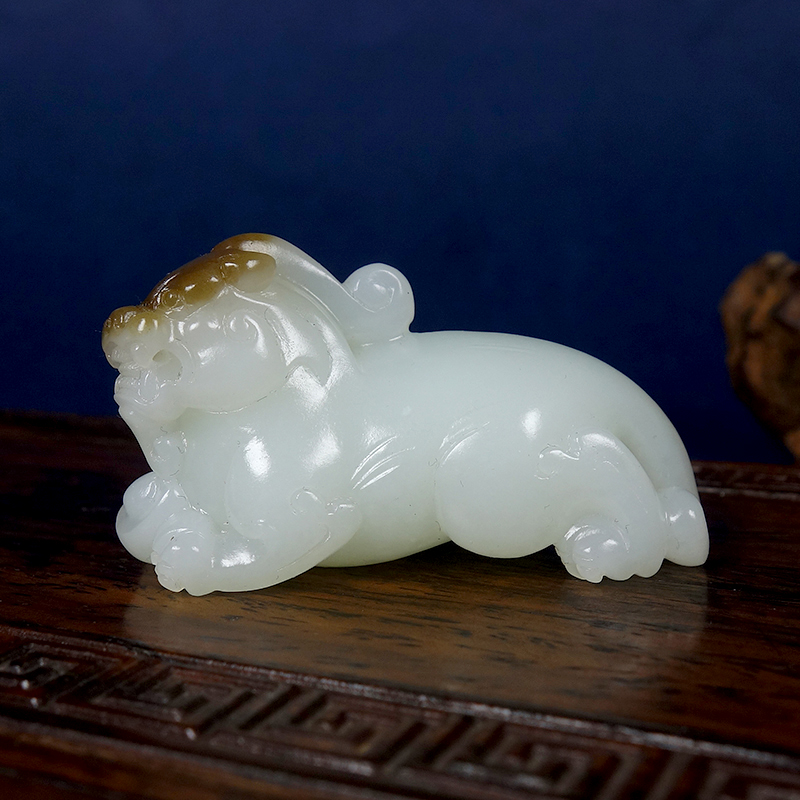 W鸿运当头保真新疆和田玉羊脂白玉且末料无结构貔貅挂件51.82g