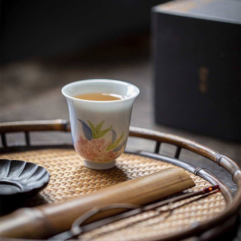 明知山志 晴山蓝蓝草花舍予茶杯 手绘淡雅陶瓷品茗杯文人器家用杯