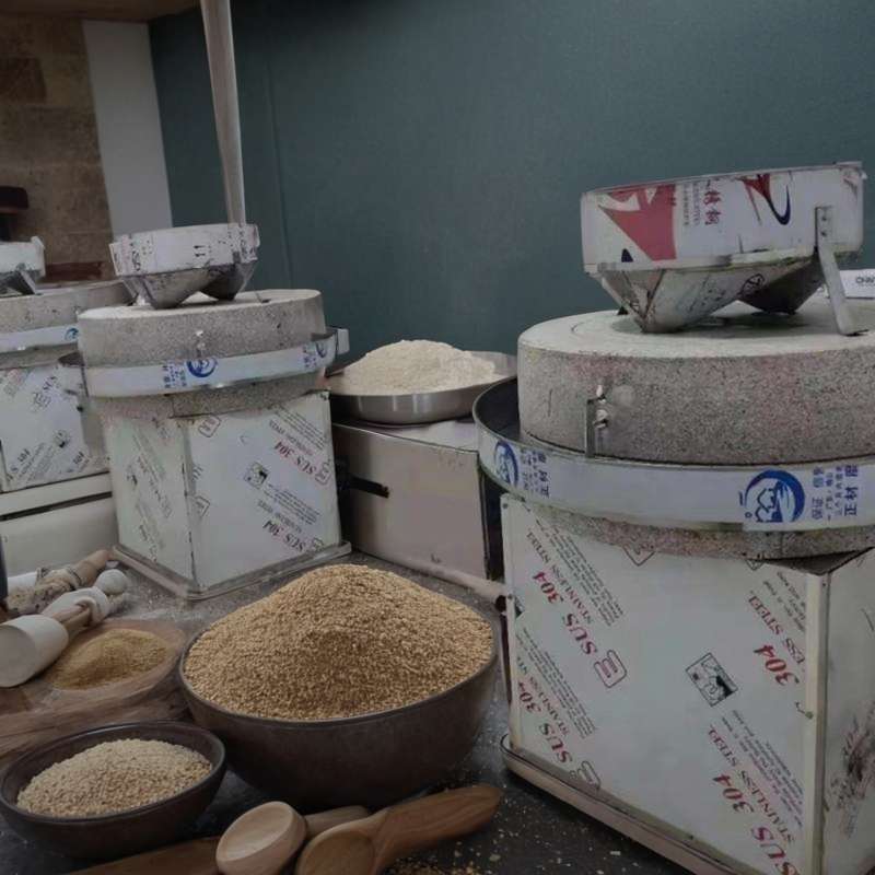 商用电动石磨面粉机小麦面粉全自动面粉加工设备大型粗粮加工机
