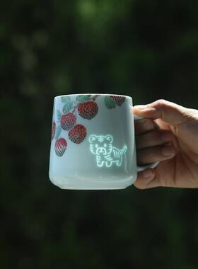 景德镇陶瓷手绘釉下彩食用级杯子虎生肖马克杯礼盒高颜值礼物女生