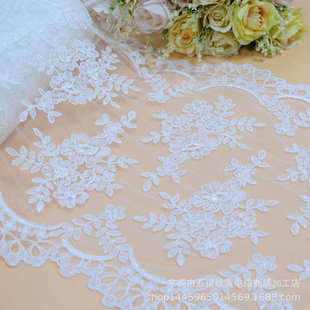2022年新款 现货桌旗蕾丝面料40CM宽米白色布料