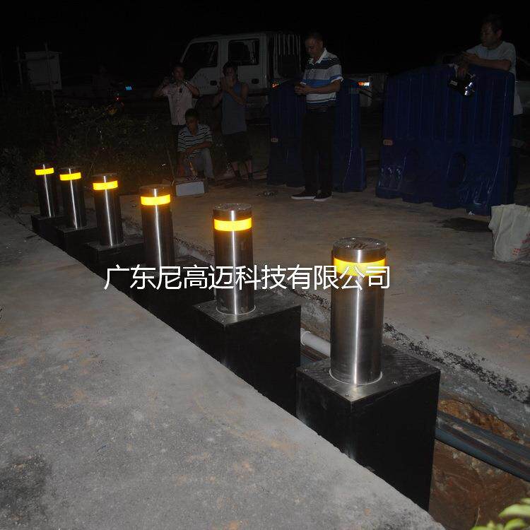 西樵山景区拦车升降桩-挡车防撞升降桩生产-液压升降路桩