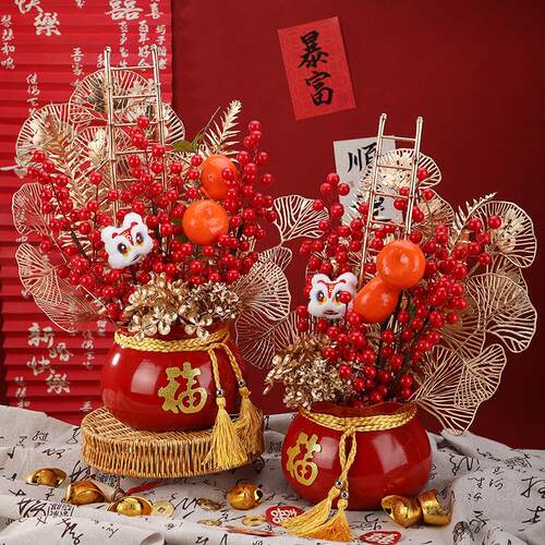2025新年摆件装饰品过年铁艺抱抱桶福桶红果桌面春节氛围花桶布置
