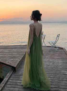 海滩夫人三亚拍照海边度假绿色沙滩裙性感露背吊带洋装女夏长裙