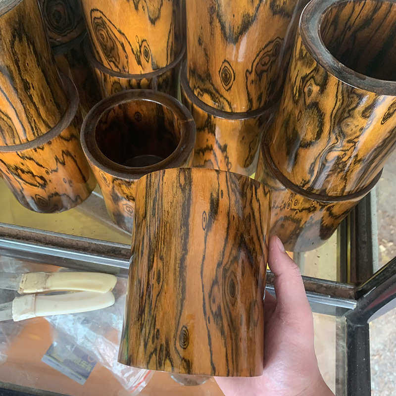 墨西哥黄花梨鬼脸纹路笔筒摆件虎皮檀木雕实木工艺品文房四宝批发