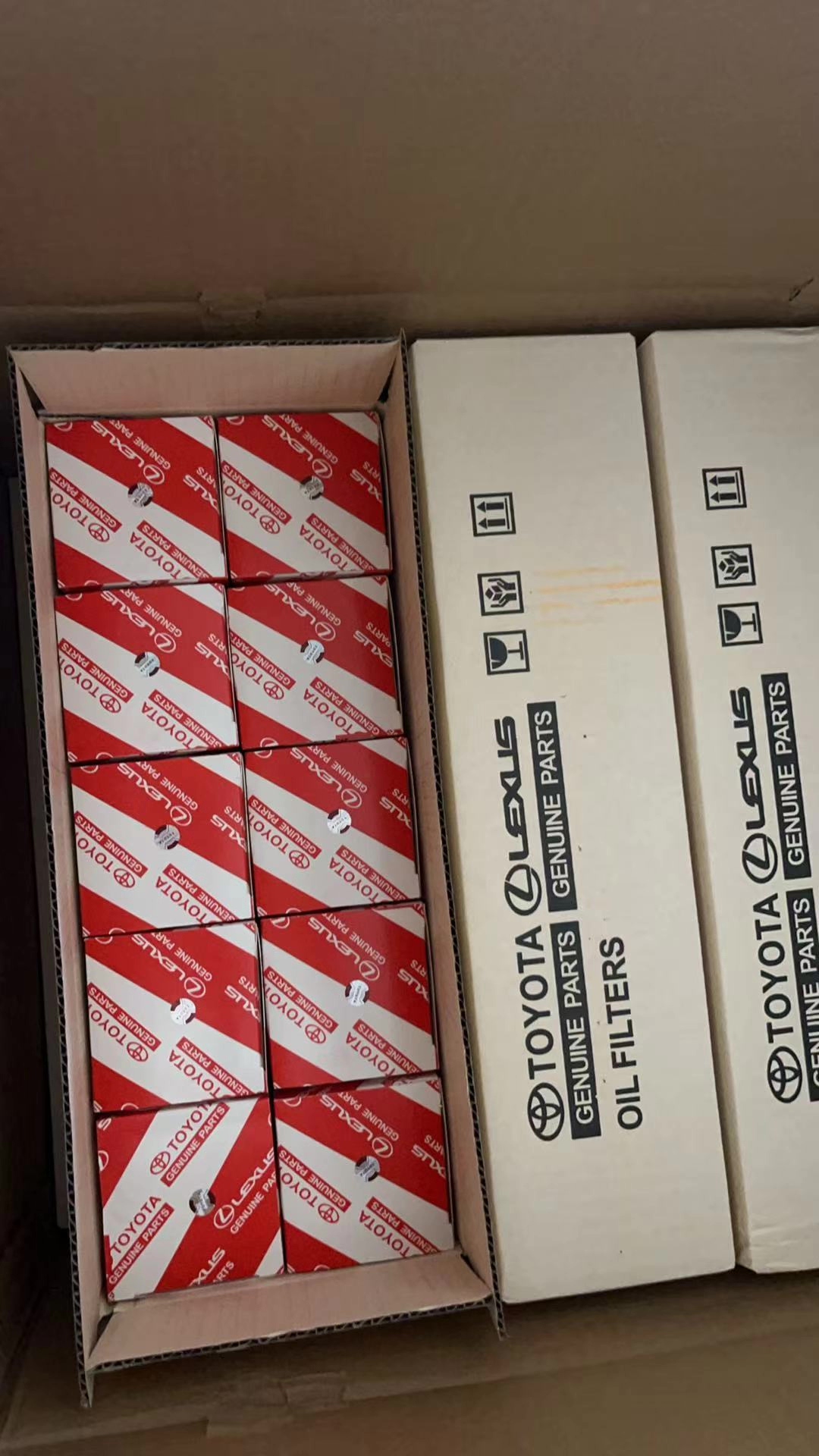 售卖全新丰田8A机油滤芯 90915-YZZE1 制造 适用于丰田系列车型图片均为实物拍摄 支持货品对比丰田卡罗拉、雷凌、亚洲龙、威驰、花冠、RAV4、普拉多、汉兰达、皇冠等车型均有货全天支持客服咨询 留言车型+年款+排量或者VIN码本品全国包邮【新疆西藏除外】，每天下午六点统一发货