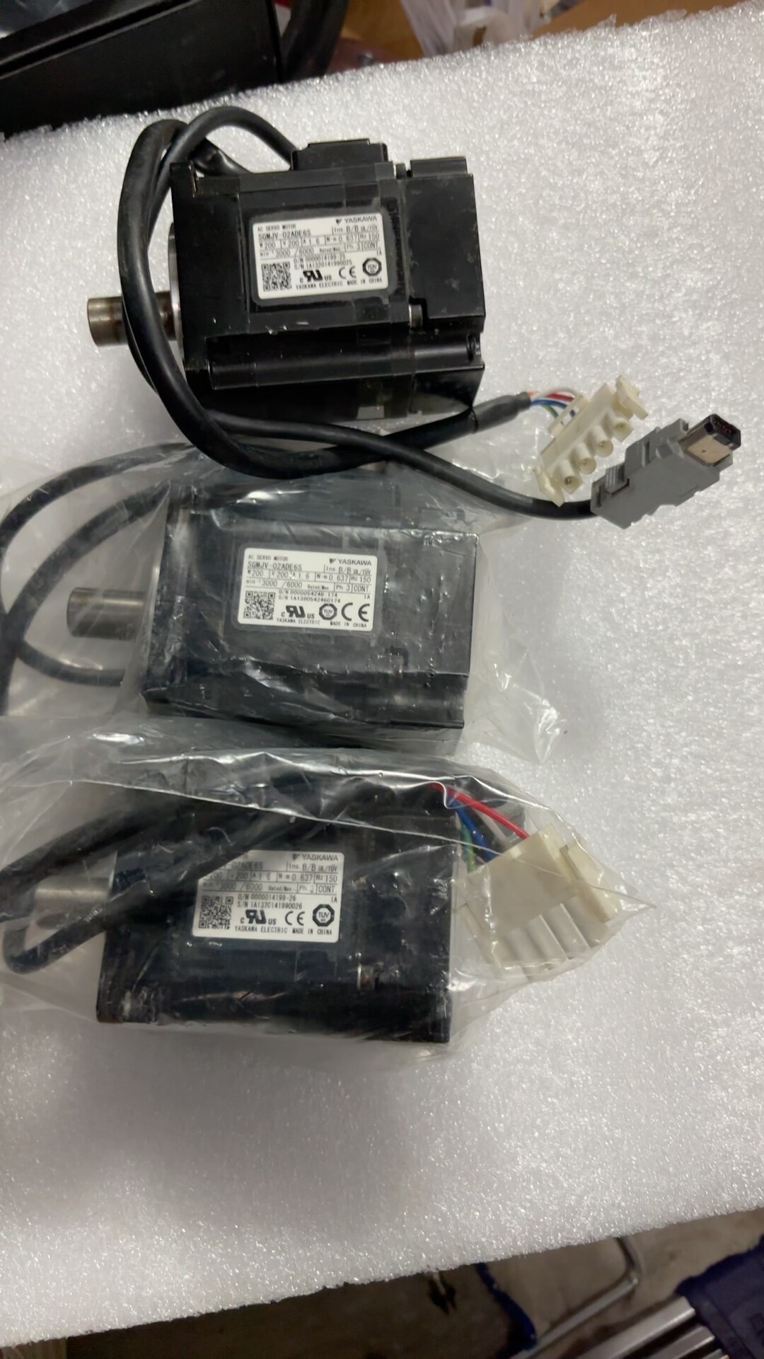 安川200W伺服电机SGMJV-02ADE6S   原装正品