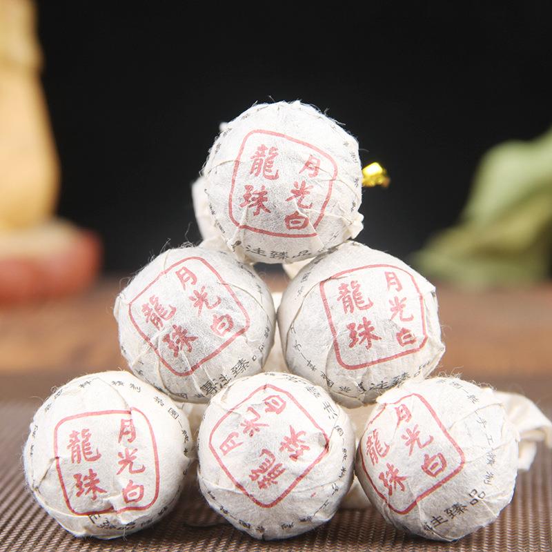 2024年生普沱茶月光白茶龙珠小沱茶叶花蜜香蜂蜜甜饱满生普洱