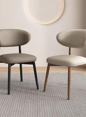 北欧实木餐椅家用复古设计师餐桌椅子法式奶油中古原木书桌靠背凳