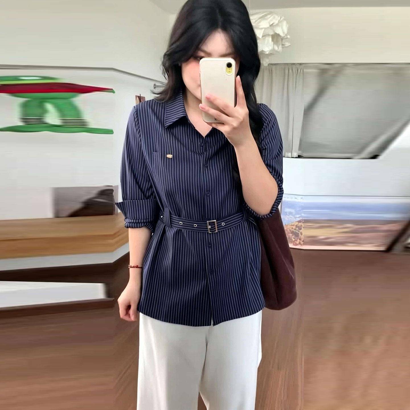新品大码韩系设计感条纹翻领长袖衬衫女秋季胖mm收腰显瘦通勤百搭