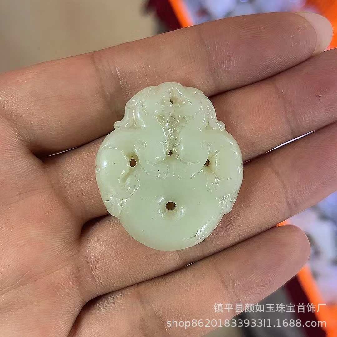 平安双吊批发a玉石扣天然 天然貔貅厂家保真和田玉挂件货坠和田玉