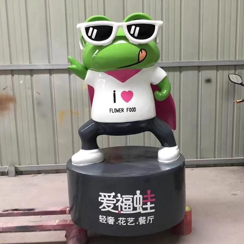 潮玩网红店大摆件牛蛙火锅店餐厅雕塑商场酒吧相框青蛙拍照装饰品