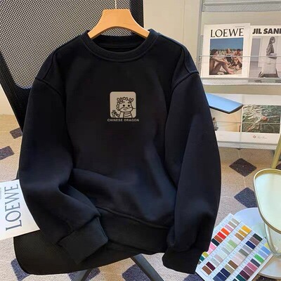 Upscale潮人穿不腻的休闲潮流~秋冬款潮流休闲情侣长袖圆领卫衣男