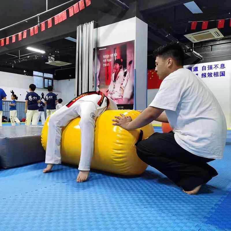后手翻器后空翻训练充气滚筒圆柱腰桶