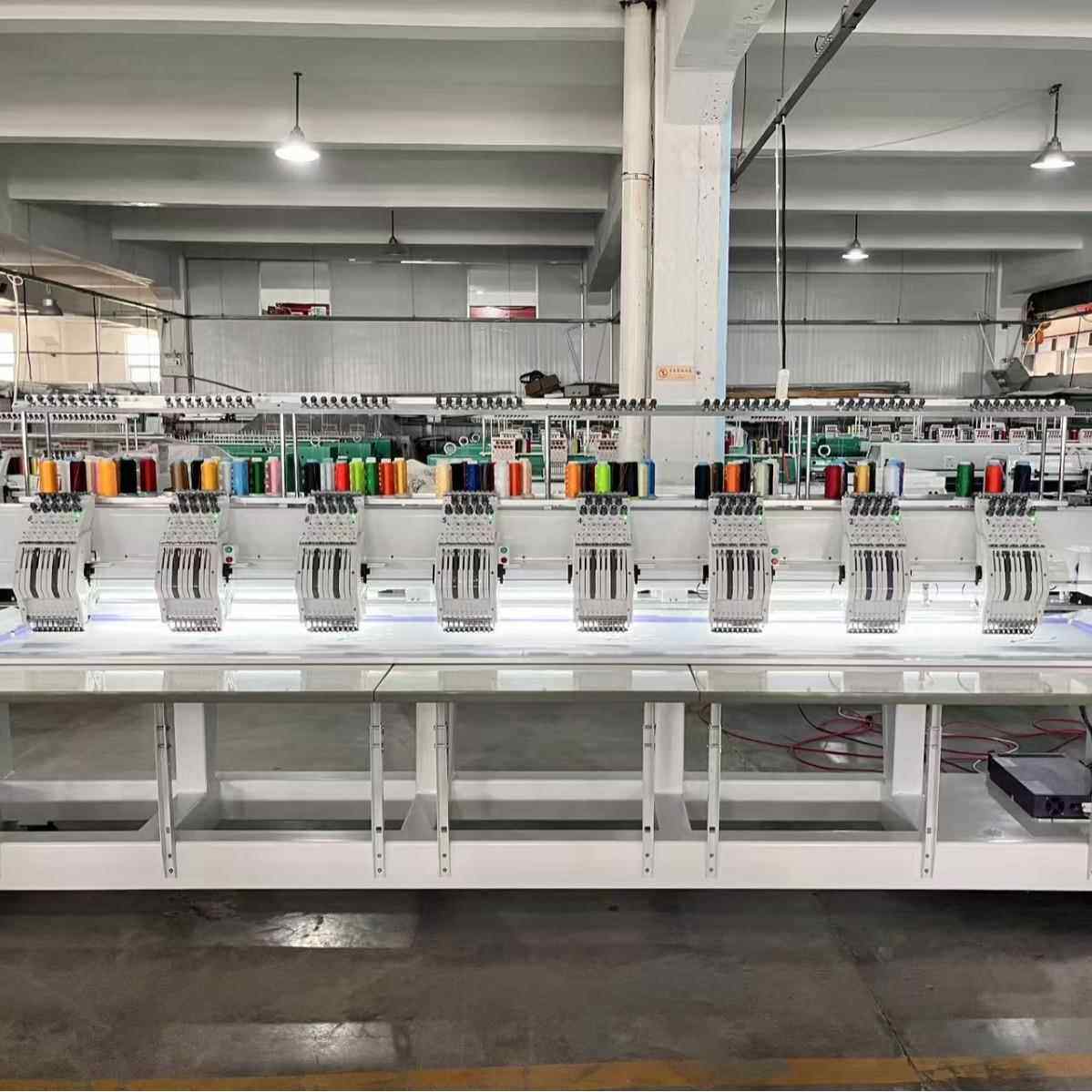 8头电脑绣花机成衣帽子个性化多头刺绣机高速8头9针电脑绣花机