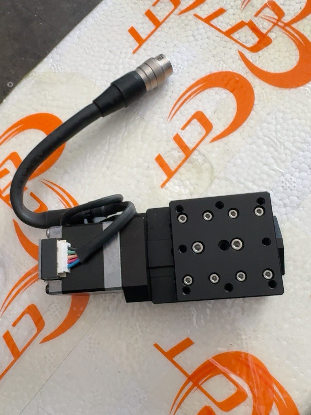 骏河直线滑台，型号：KXC04015-C，台面：40*40