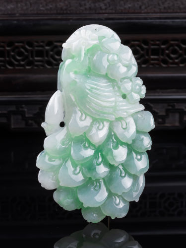 缅甸天然真品翡翠冰飘满绿花高端精品厚装闪拍孔雀玉石吊坠66.18g