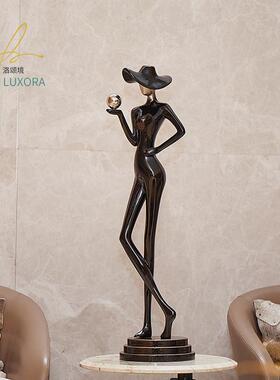 创意设计艺术人物摆件抽象高级档入户壁龛竖高客厅落地雕塑装饰品