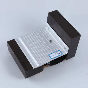 厂家供应F WDM地面变形缝铝合不锈钢地面承重型转角建筑变形缝