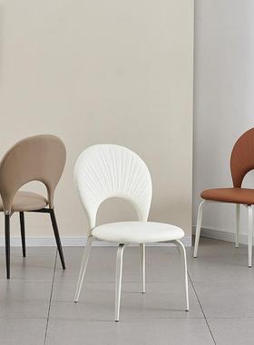 皮质法式油风贝背餐椅家用靠设计师壳款轻奢感奶餐桌KGR椅子黑色