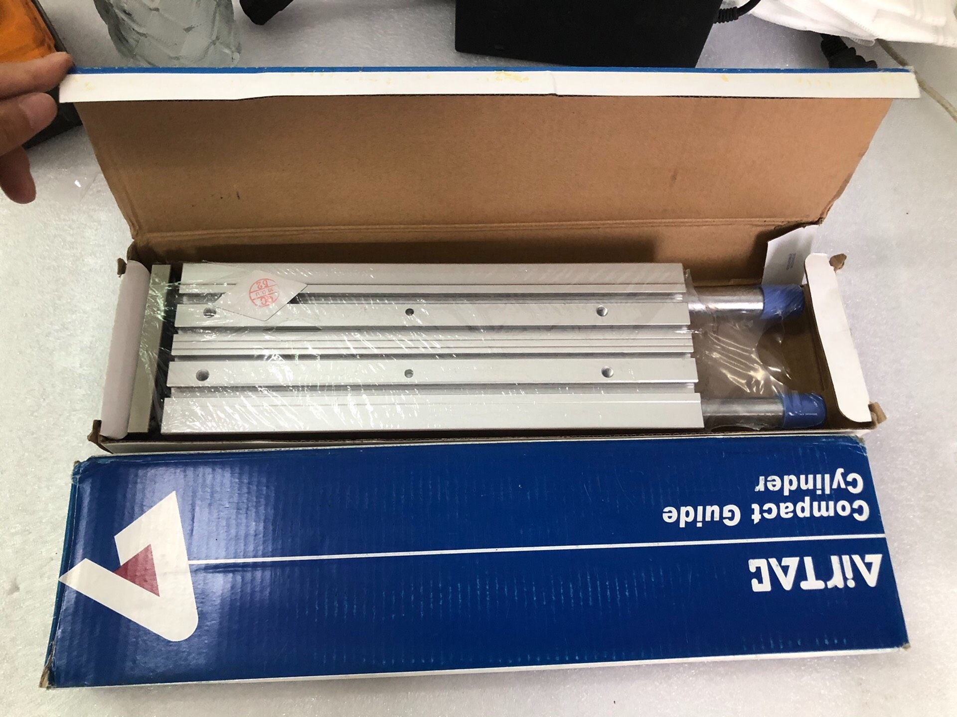 亚德客TCM25X225S三轴气缸