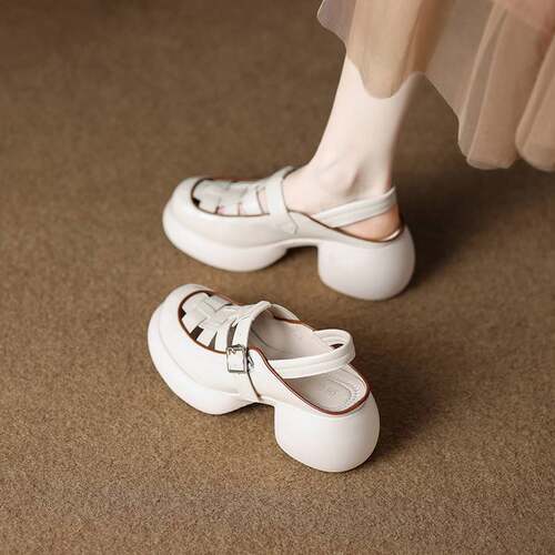 真皮包头凉鞋女款2025新款配裙子松糕厚底夏款女鞋单鞋罗马洞洞鞋