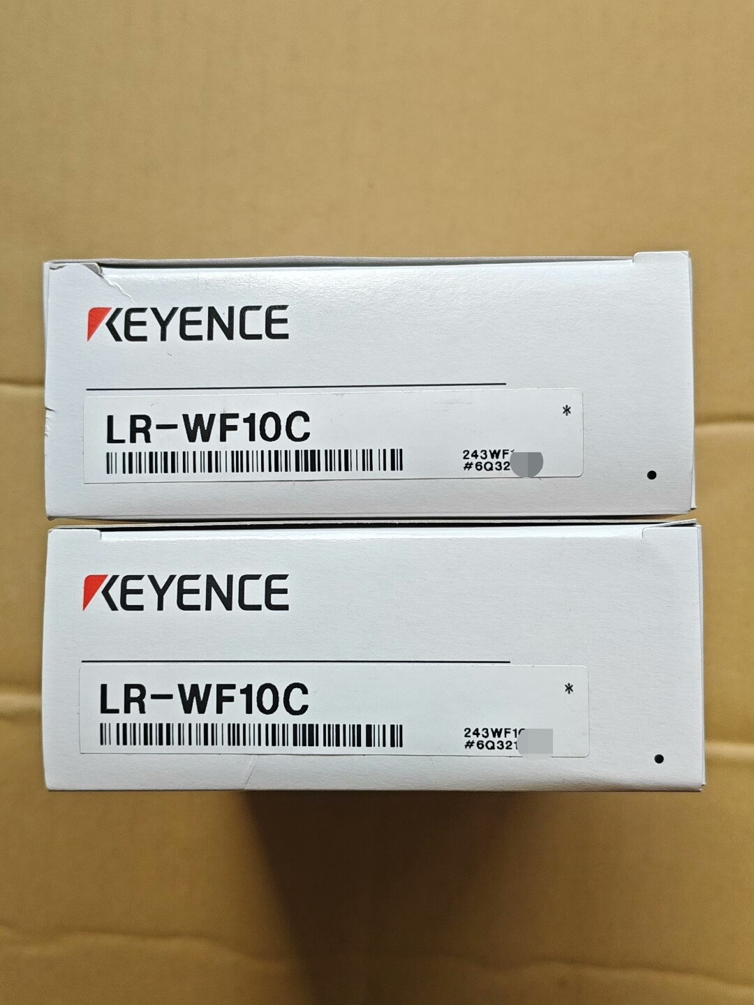 基恩士LR-WF10C激光传感器，全新原装正品，盒码一致！配