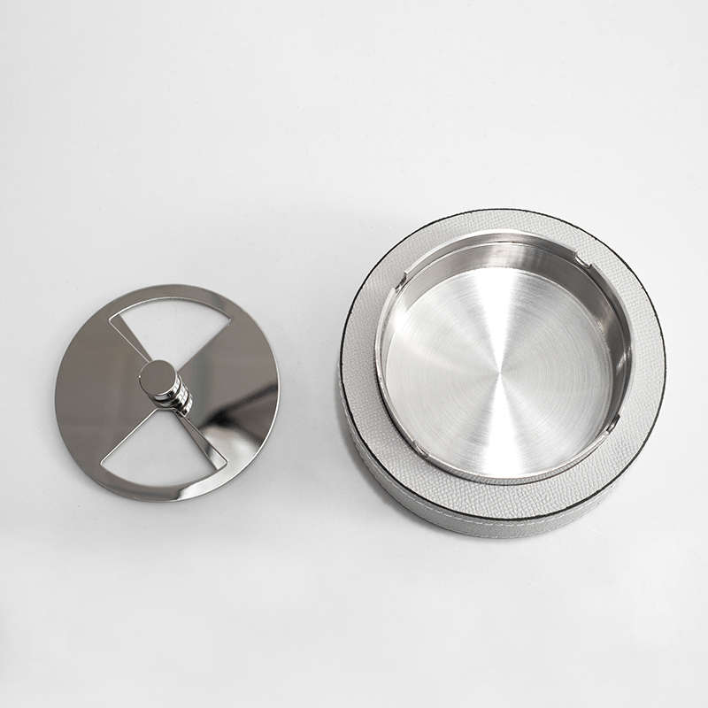 现代高端轻奢皮革金属烟灰缸软装饰品办公室售楼处会客厅茶几摆件