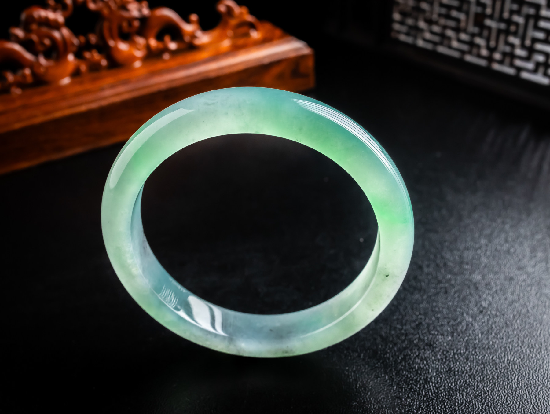 55圈口 天然真品翡翠玉镯冰飘绿飘色细腻气质冰透正圈手镯 45.55g