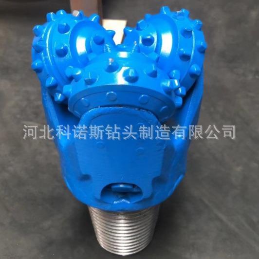 厂家现货直供114mm637镶齿牙轮钻头中心孔内出水打井钻头