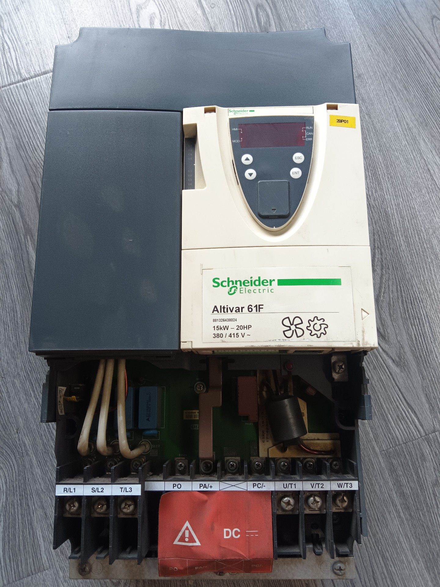 ATV61FHD15N4Z，施耐德变频器，成色漂亮，功能正常