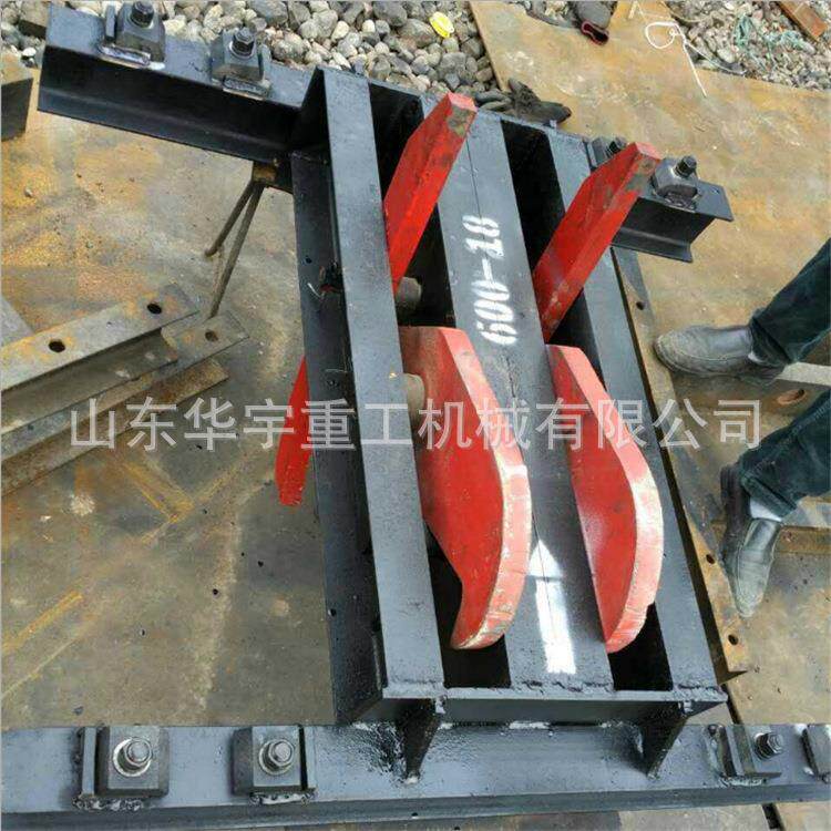 供应轨道双钩捞车器型号 矿用挡车器价格 30kg600轨距捞车器