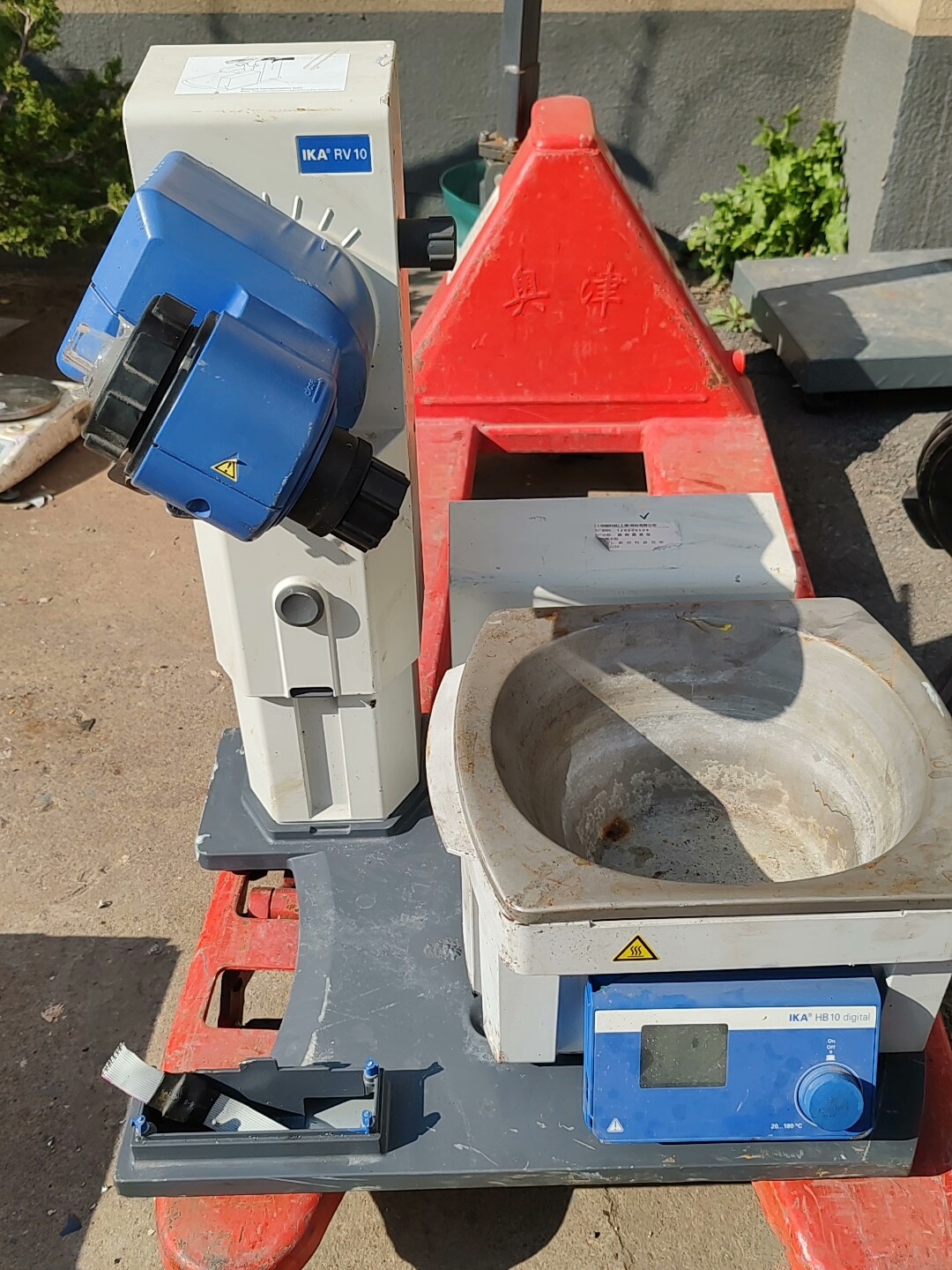 旋转蒸发仪  IKA rv10带锅，HB10有破裂 图片上没