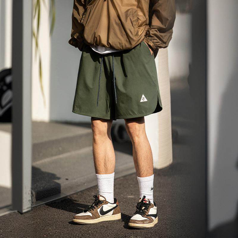 韩路男装宽松休闲短裤下摆圆弧开叉设计机能美式刺绣运动五分裤