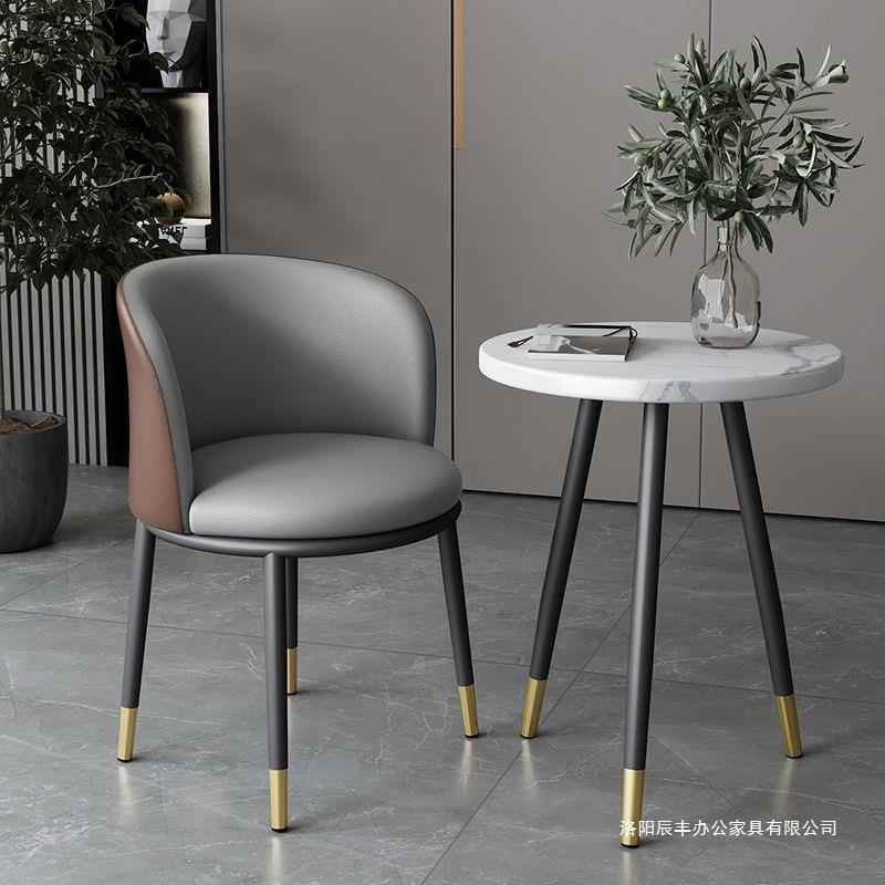 轻阳小桌椅件套网红台一桌两椅简约小圆桌创意休闲茶桌三椅LKM组
