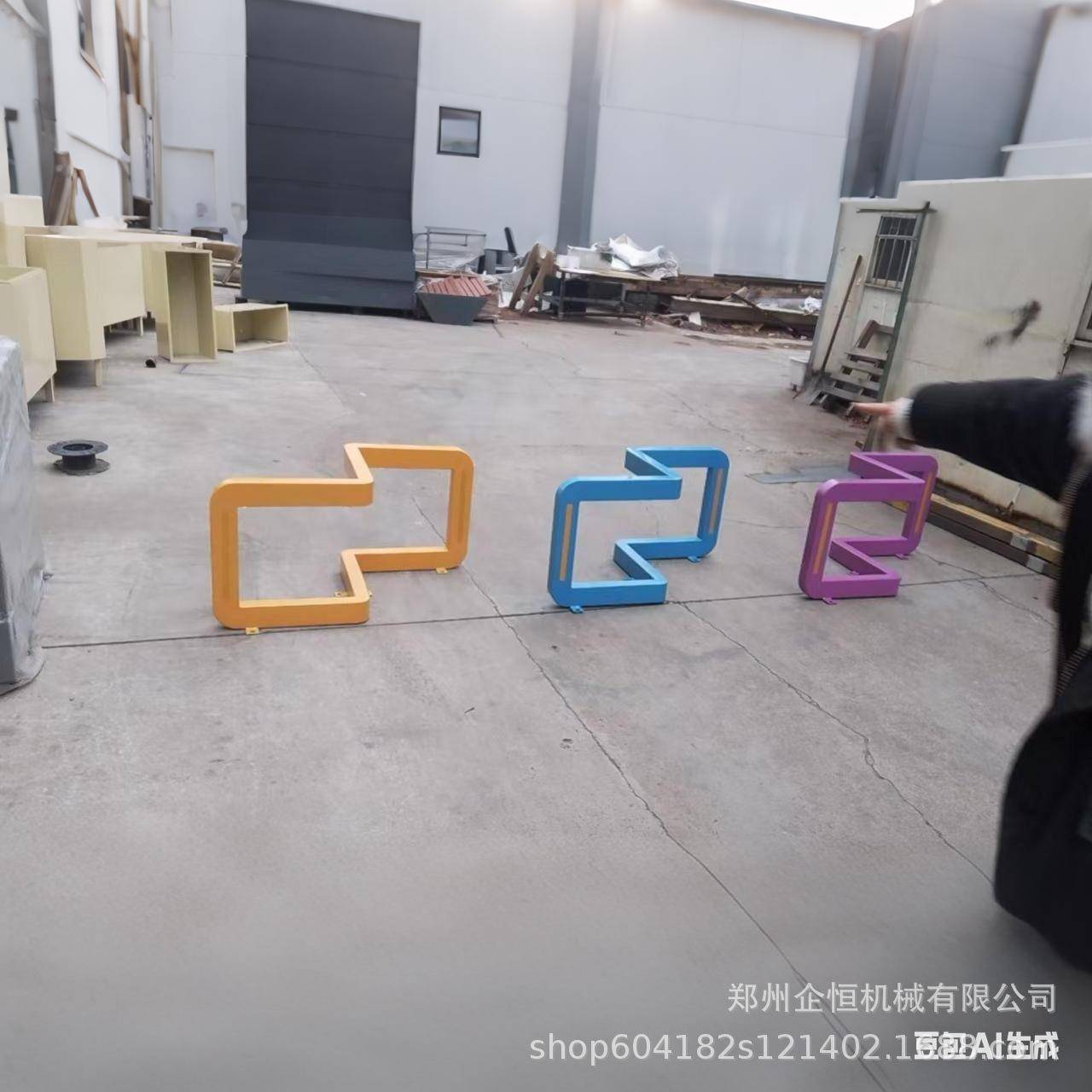 交通隔离桩车挡人车分流护栏可拆卸S型景区商业街电动车隔离栏图片