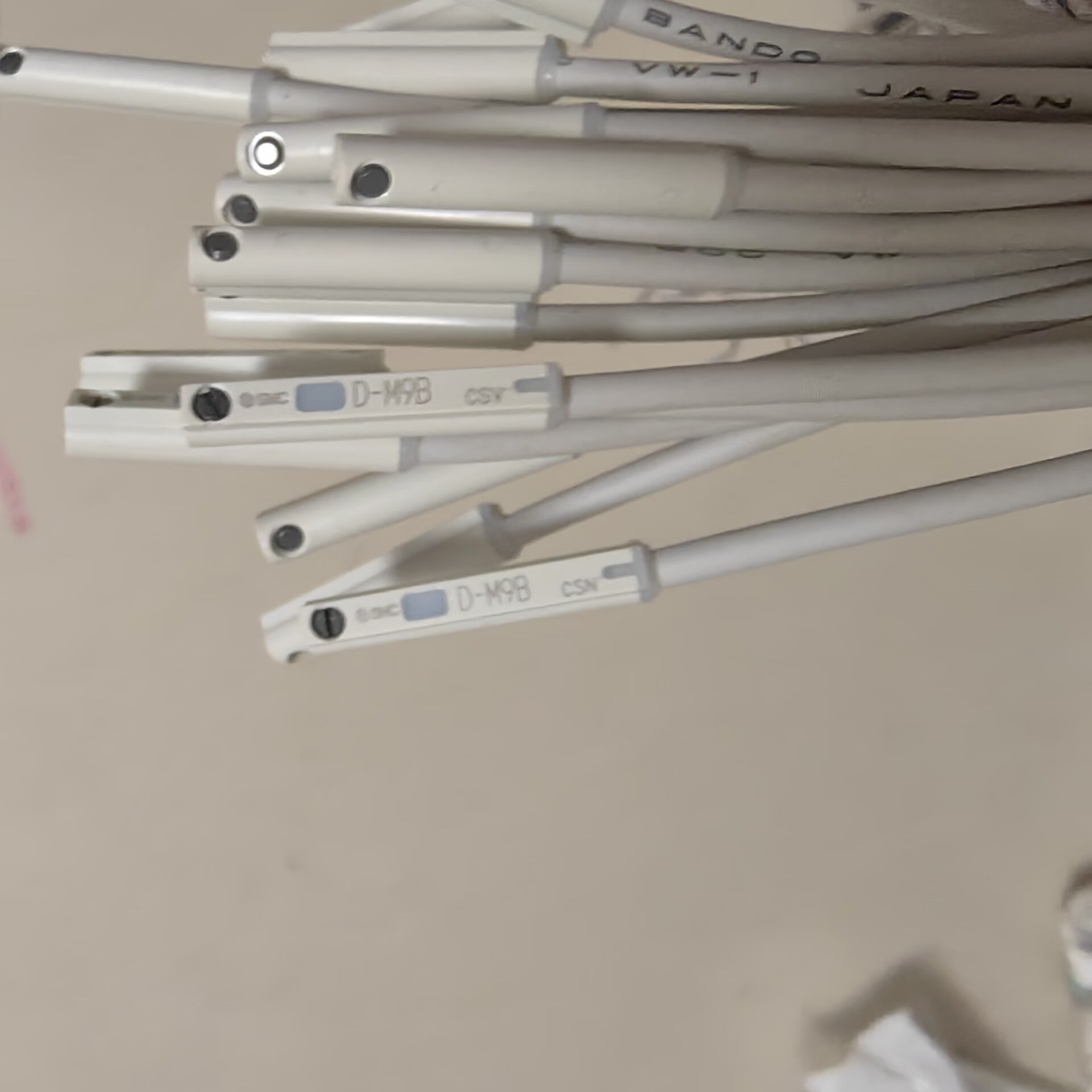 D-M9BW 全新数量 12 根