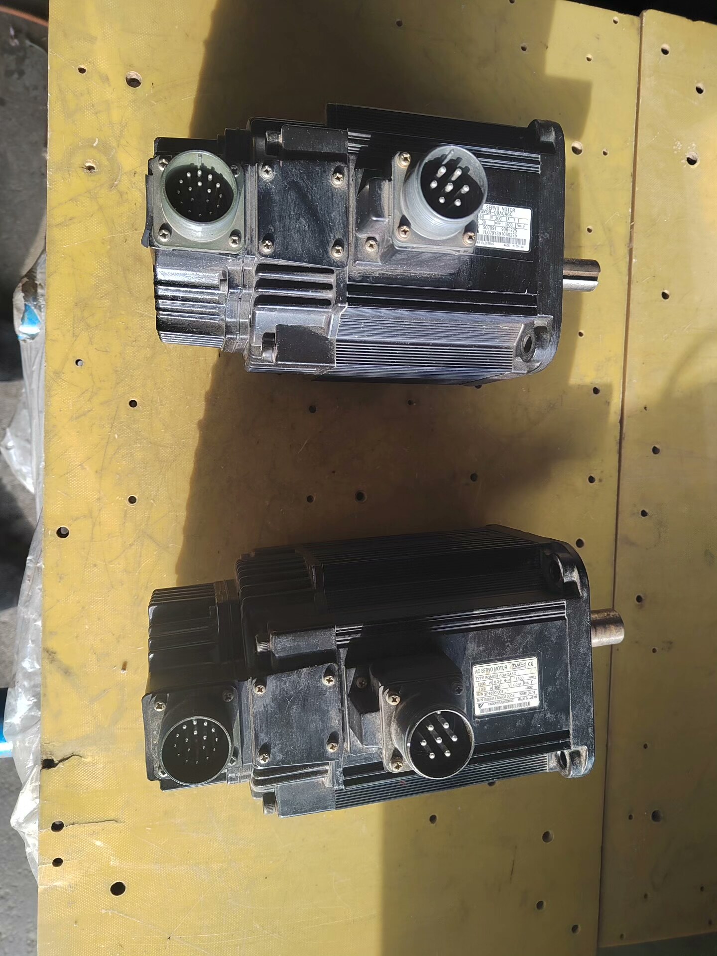 安川2代伺服电机SGMGH一09ACA6C和13ACA6C各