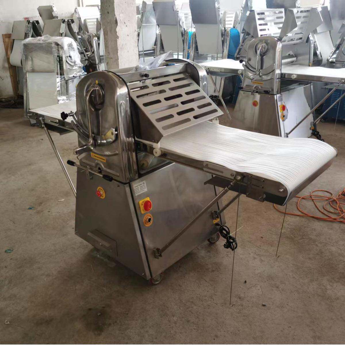 台式蛋挞面包起酥机立式千层酥皮成型机商用面包面团酥皮机