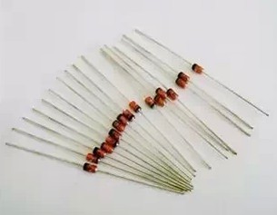 稳压二极管 1/2W 0.5W 20V 稳压管 C20V